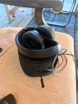 Beats Solo 4