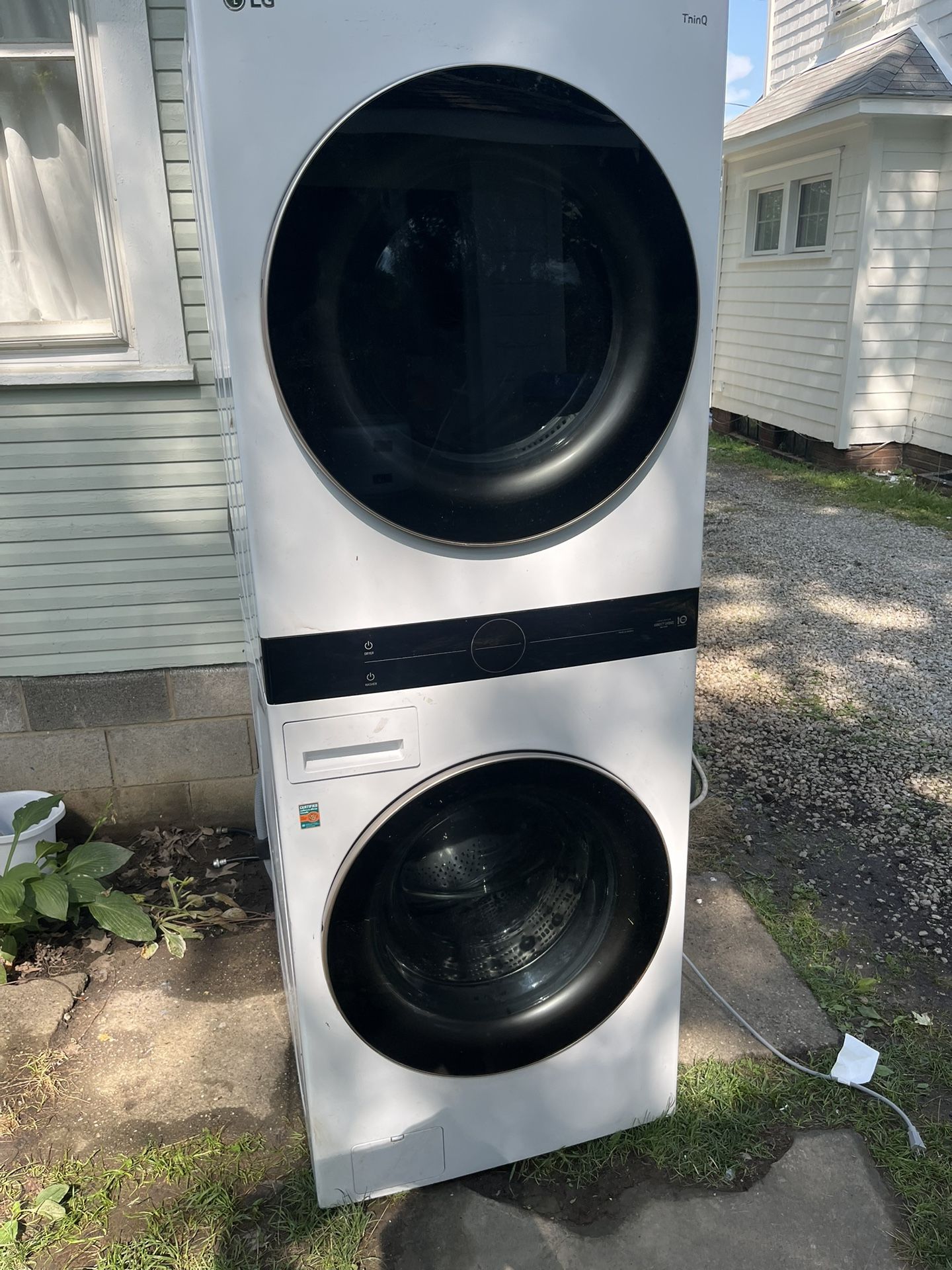 White Electric Stackable Lg Thin Q
