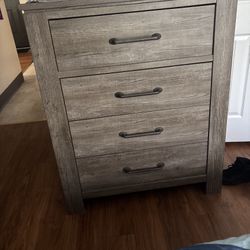 Adorna Dresser