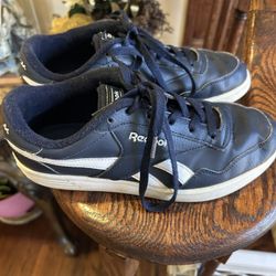 Reebok size 4