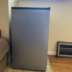 Hisense Mini Fridge 