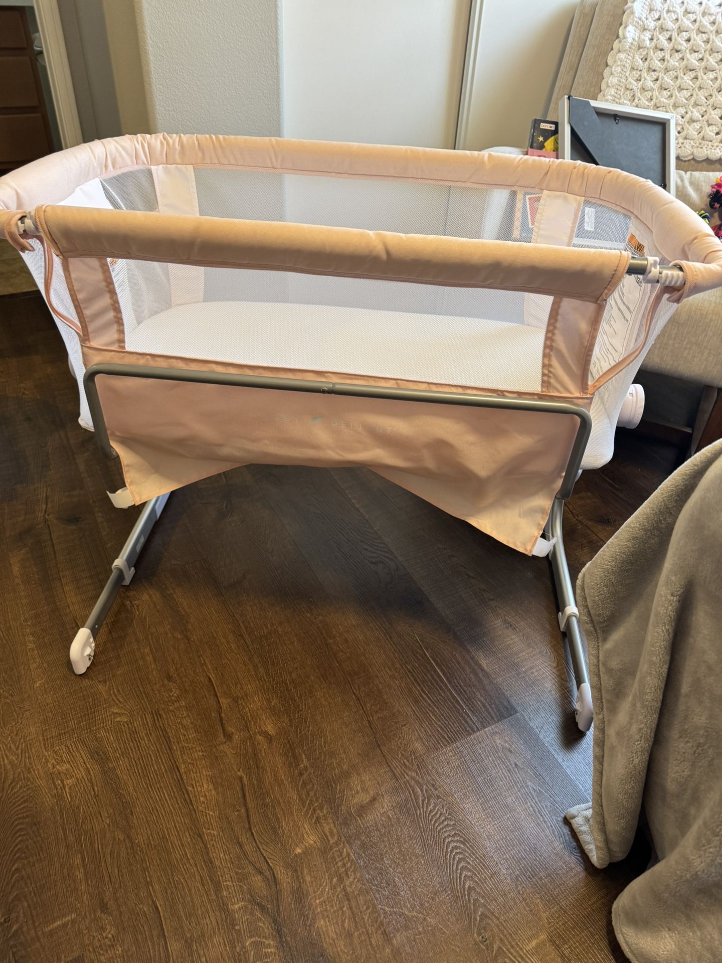 Baby Delight bassinet