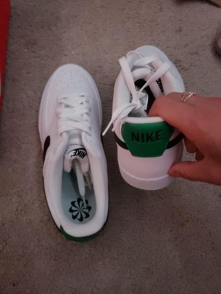 Nike shoes white Black 
