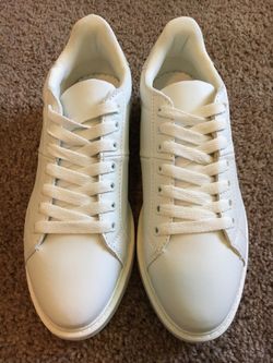 White sneakers (size 7)