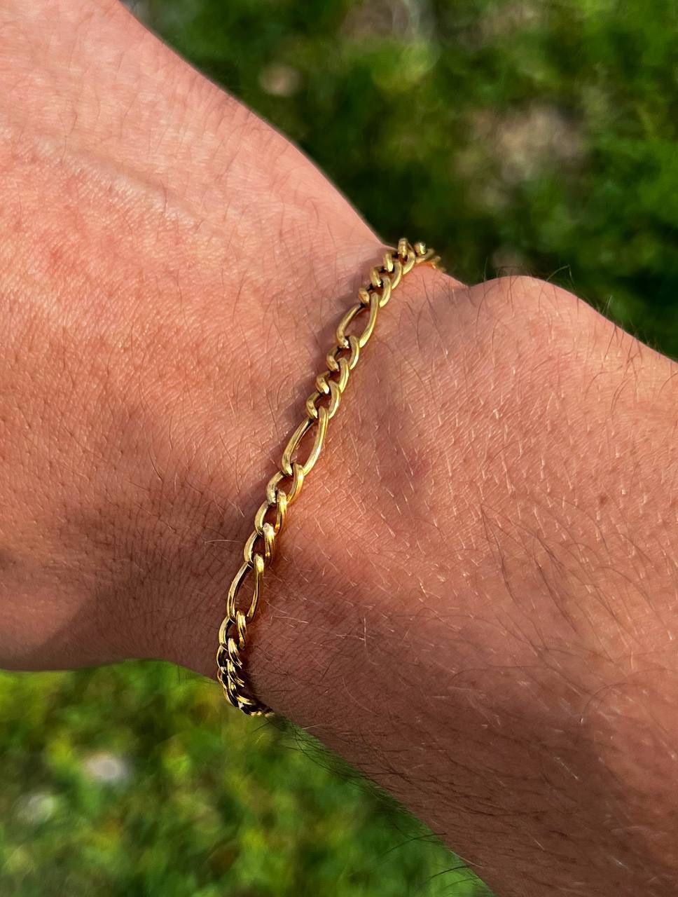 18k solid gold Figaro style 7.75 inches bracelet 2.6 grams