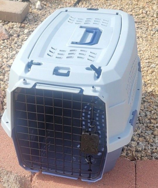 Like New Double Door Dog or Cat Carrier Top Loading Crate