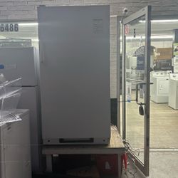 Amana Upright Freezer (White) 20 Cu Ft Approx