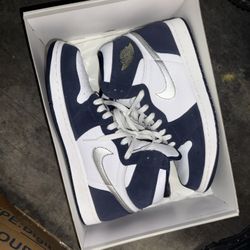 Air Jordan 1 Midnight Navy 