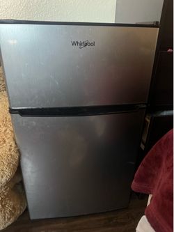 Mini Fridge/Freezer