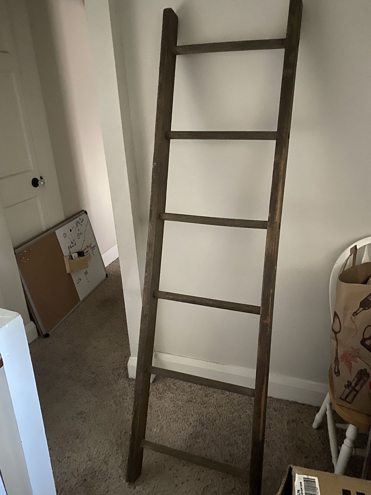 6’ Decorator Blanket Ladder