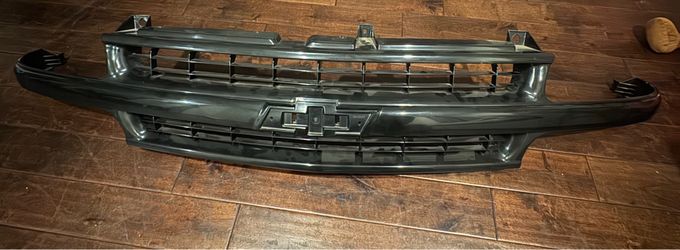 99-02 chevrolet silverado, tahoe, suburban smooth paintable black front grill NEW