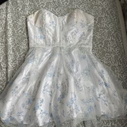 Windsor homecoming dress