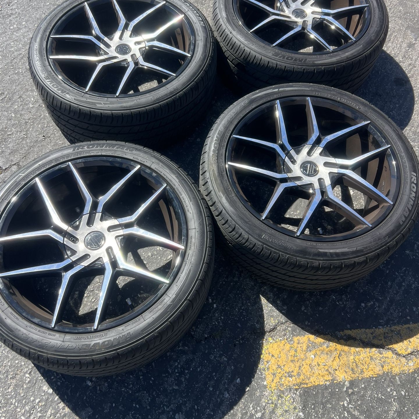 18 Inch Rims 5x114.3 Universal 5 Hoyos 245/40/18 for Sale in Windsor ...