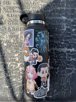 HydroFlask With Anime Stickers 40 oz(1.18 L)