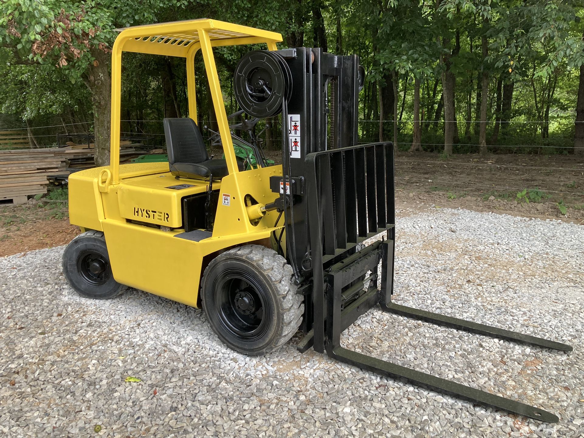 Hyster forklift H40XL Diesel engine, 3 mast pneumatic tires