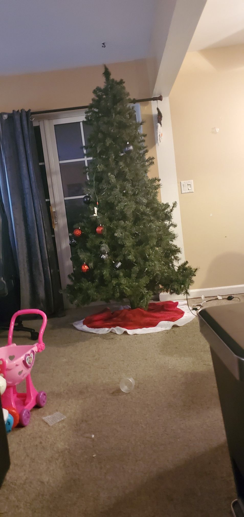 7.5 pre lit christmas tree for Sale in Newburgh, NY OfferUp