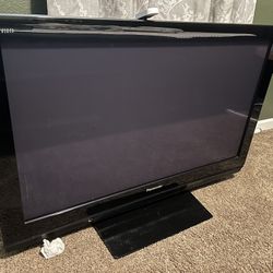 24 Inch TV 