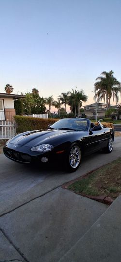 2002 Jaguar XK8= Extra Clean