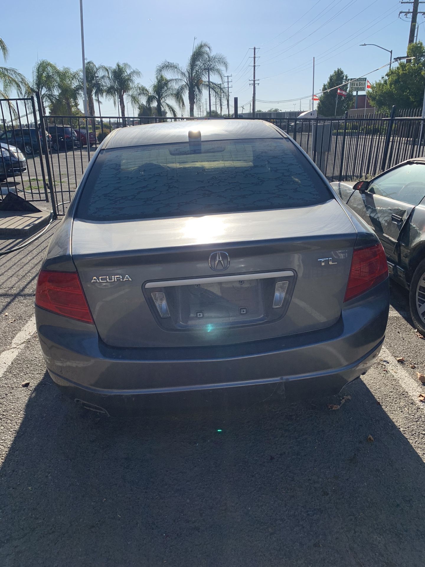 2006 Acura selling by parts