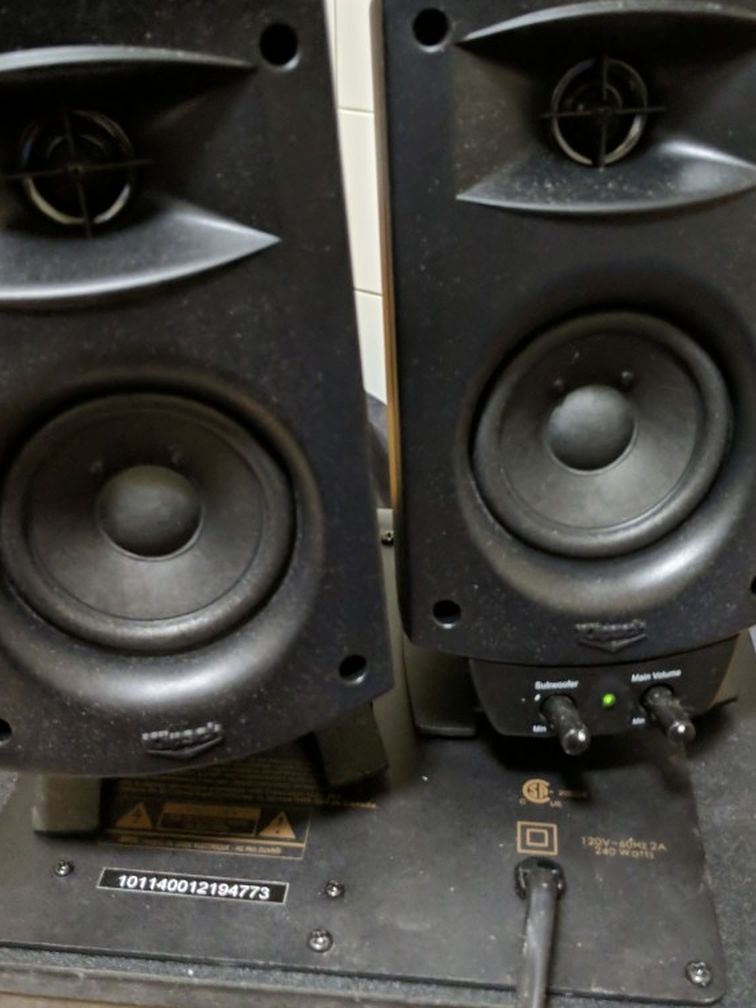 Klipsch ProMedia 2.1 - Broken Read Description Below