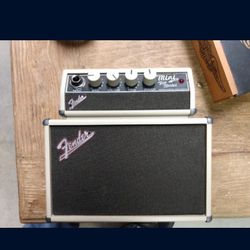 Mini Fender Amp 9 Volt