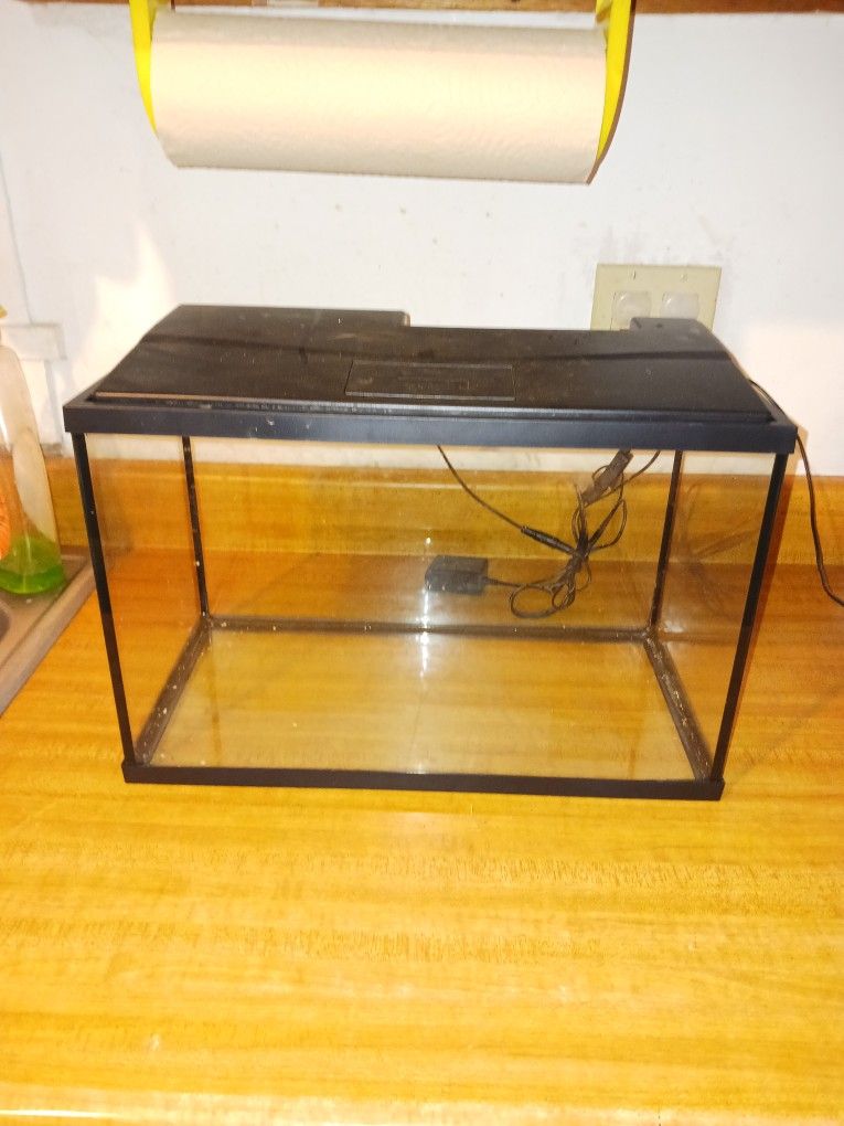 Aquarium Fish Tank With Fish Food And Accessories 