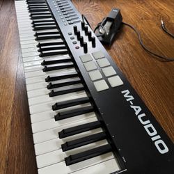 M-Audio Oxygen61 MIDI Keyboard W/ Sustain Pedal