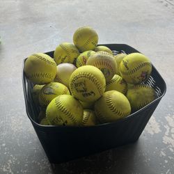 Slow Pitch softballs 