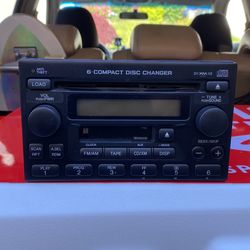 2004 Honda CRV Radio - Head Unit OEM