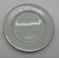 Crown Victoria Lovelace 1002 Dinner Plate Fine China Japan