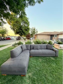 300$$ beautiful 🤩 couch sectional FREE DELIVERY
