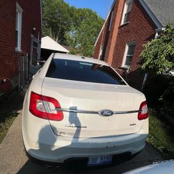 2011 Ford Taurus