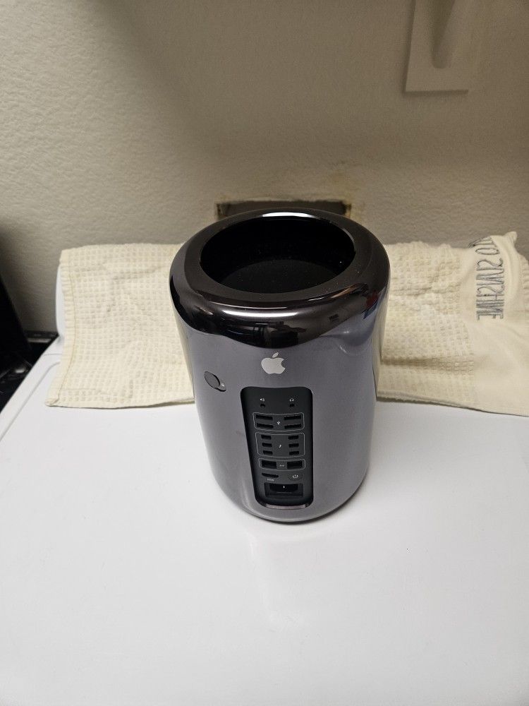 Mac Pro Late 2013 12-core 1 TB GB SSD macOS Sonoma 14.6.1