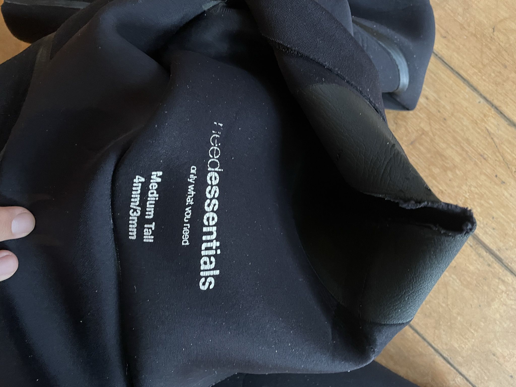 Need Essentials Men’s 4/3 MT Wetsuit