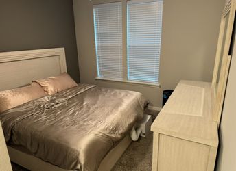 King size Bedroom Set