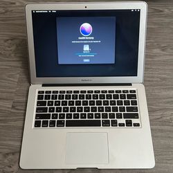 MacBook Air 13” -  8GB - 251 GB Storage - 2017