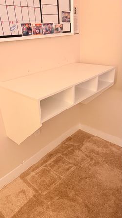 Mounted Desk- White