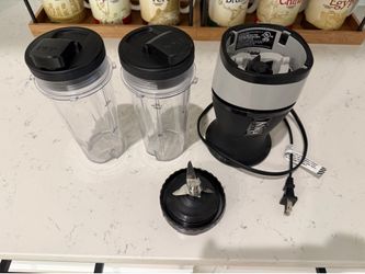 Ninja Blender with 16 oz Cups