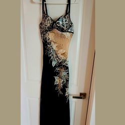 Black Beaded Formal Gown – Size 0–4 – Illusion Bodice & Front Slit