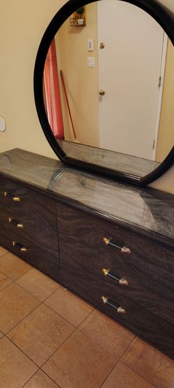 Mueble negro de 6 cajones