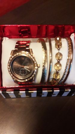 New Bronze LADIES watch with Bracelets $15