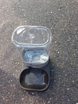 Gravity Pet Water Dispenser