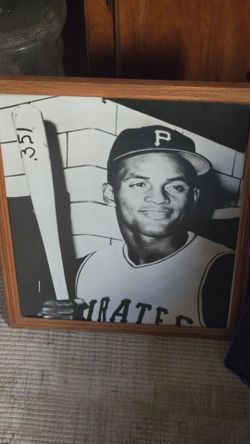 Roberto Clemente Framed Pic