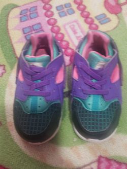 Nike Toddler Girl Shoes Size 7