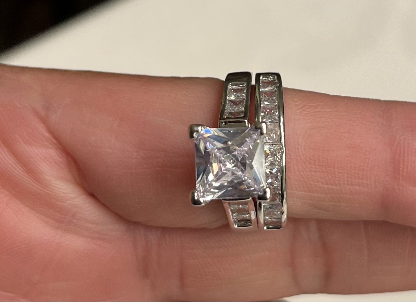 SILVER TONE WEDDING RINGS SIZE 7