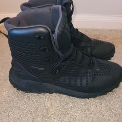 Under Armour Boots Size 12