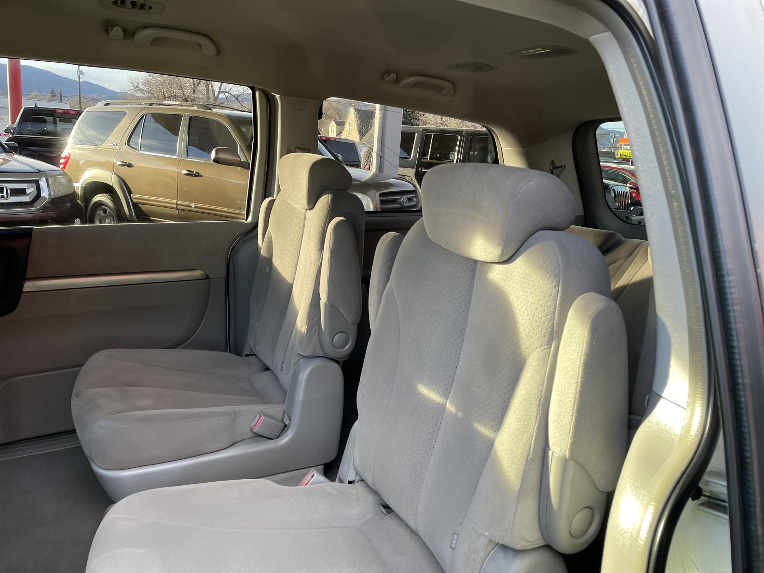 2007 Hyundai Entourage