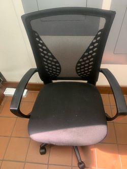 Black Mesh Office Chair with Wheels make a offer