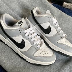 Nike panda Size 5.5 Women