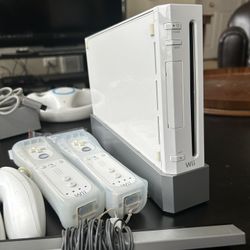 Tons of Games And accessories Nintendo Wii